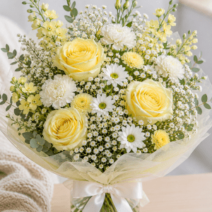 Magnifique bouquet de bébé non-genré de fleurs fraîches aux teintes douces à La Baraque à fleurs