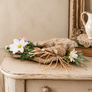 Composition de fleurs de soie sur bois flotté fait main